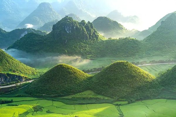 Visit the Fairy Twin Mountains – Discover the Beauty of Hà Giang’s Natural Wonder