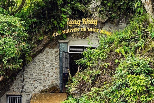 Lung Khuy Cave