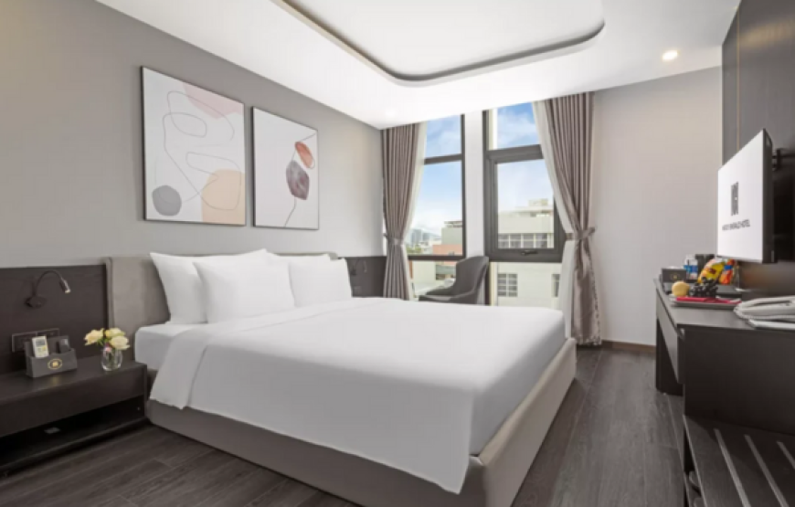 Relax in Spacious Luxury at Mercy Emerald Hotel Da Nang 2025
