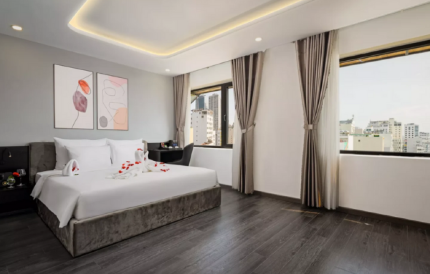 Relax in Spacious Luxury at Mercy Emerald Hotel Da Nang 2025