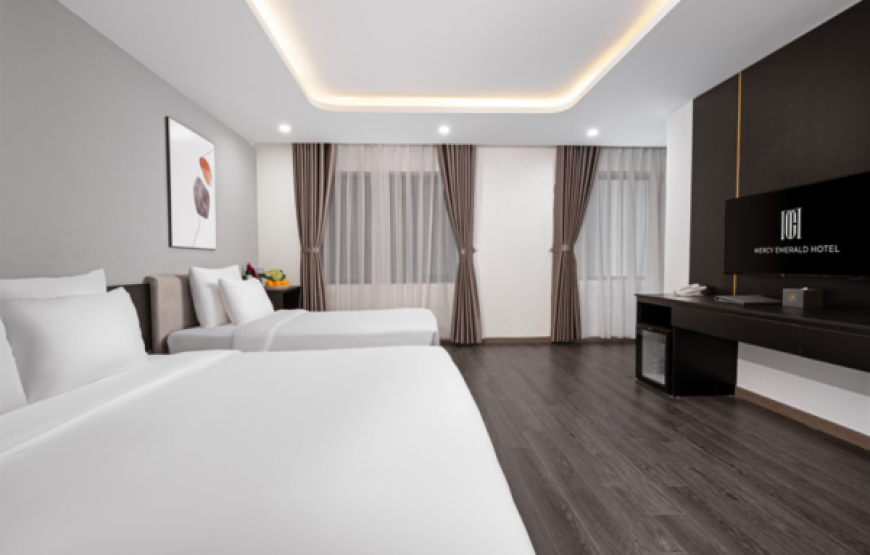 Relax in Spacious Luxury at Mercy Emerald Hotel Da Nang 2025