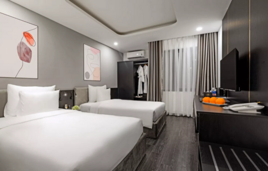 Relax in Spacious Luxury at Mercy Emerald Hotel Da Nang 2025